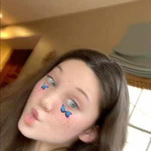 Meet your Posher, Ella